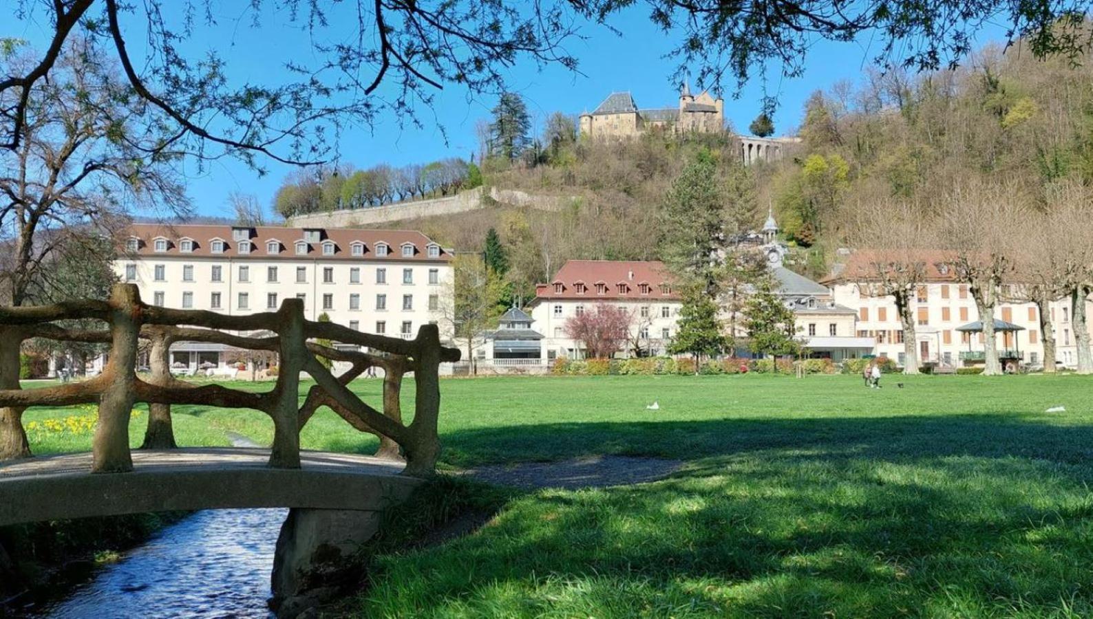 Le T2 Douillet D'Uriage - Residence Le Louvre - Cure Thermale Uriage- Proche Chamrousse - Jusqu'A 3 Personnes - Region Agreable En Toute Saison Vaulnaveys-le-Haut Exteriör bild